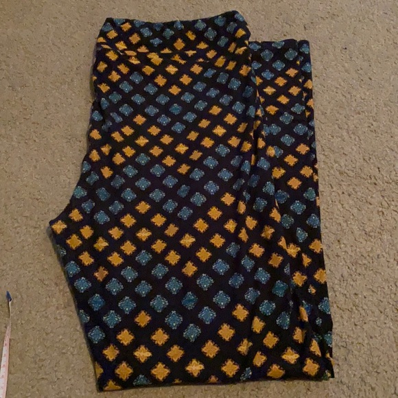 Ladies Tall/Curvy LulaRoe Leggings - Picture 1 of 3